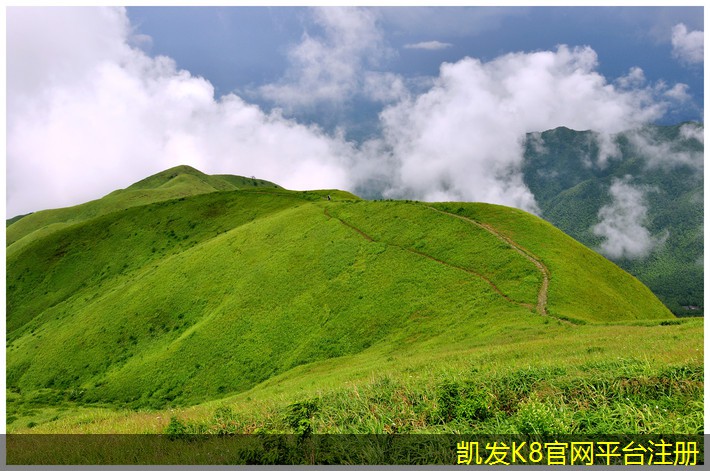 如何选择合适的高温真空烧结炉